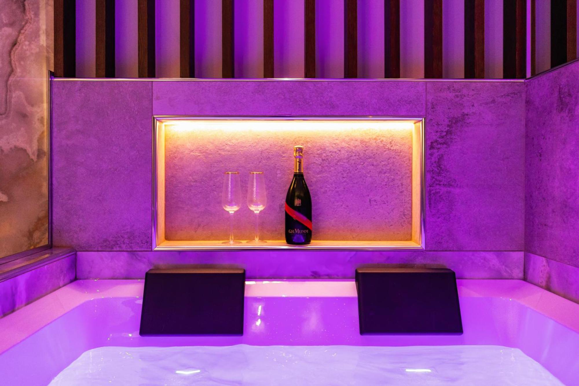 Albadea Deco&Jacuzzi Hotel โรม ภายนอก รูปภาพ